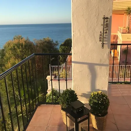 El Capistrano Playa 301 *