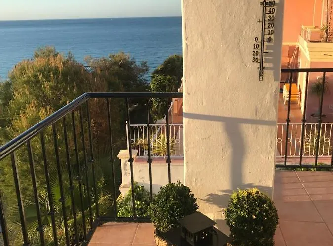 El Capistrano Playa 301 *